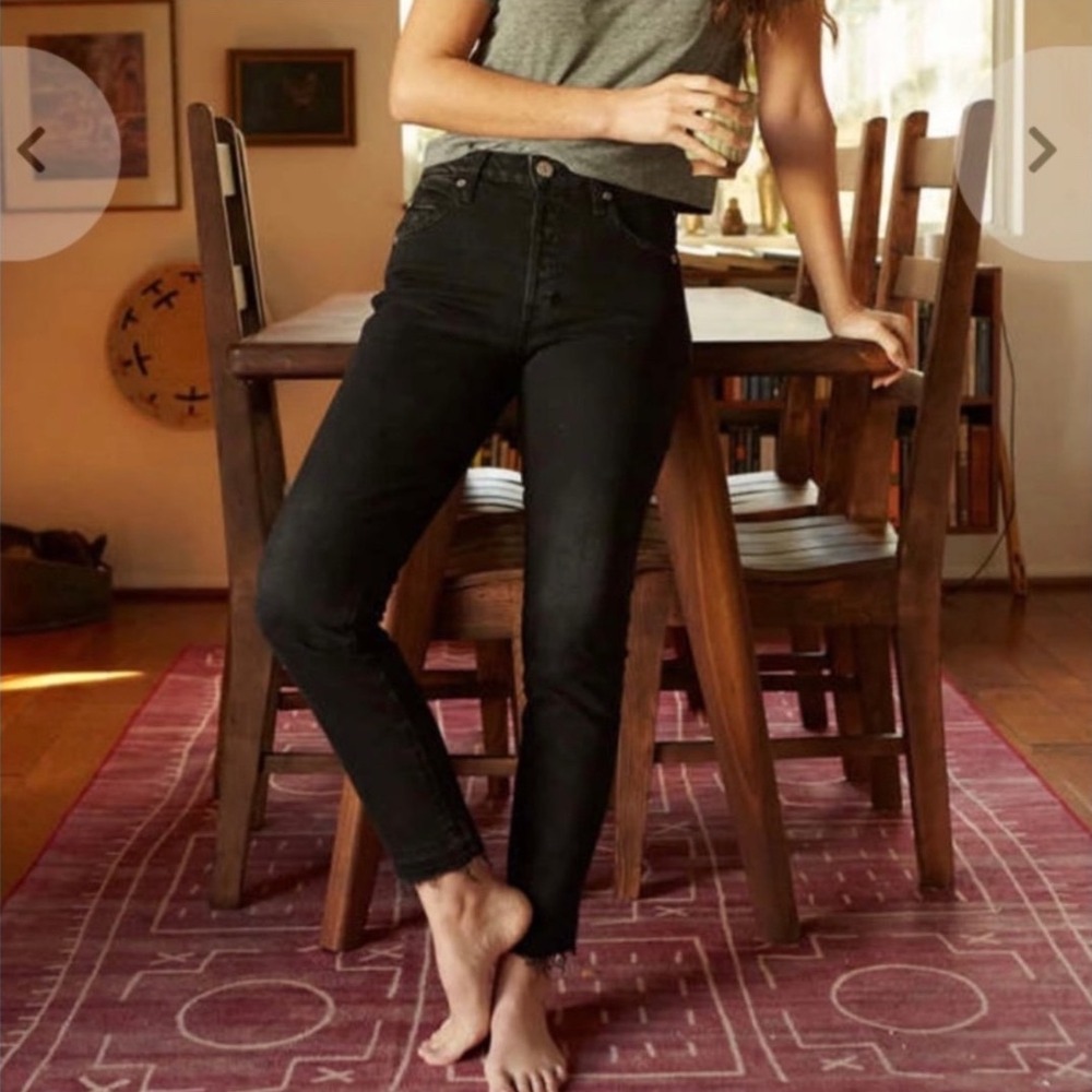 AMO Babe Jeans In Black Magic Size 27‎